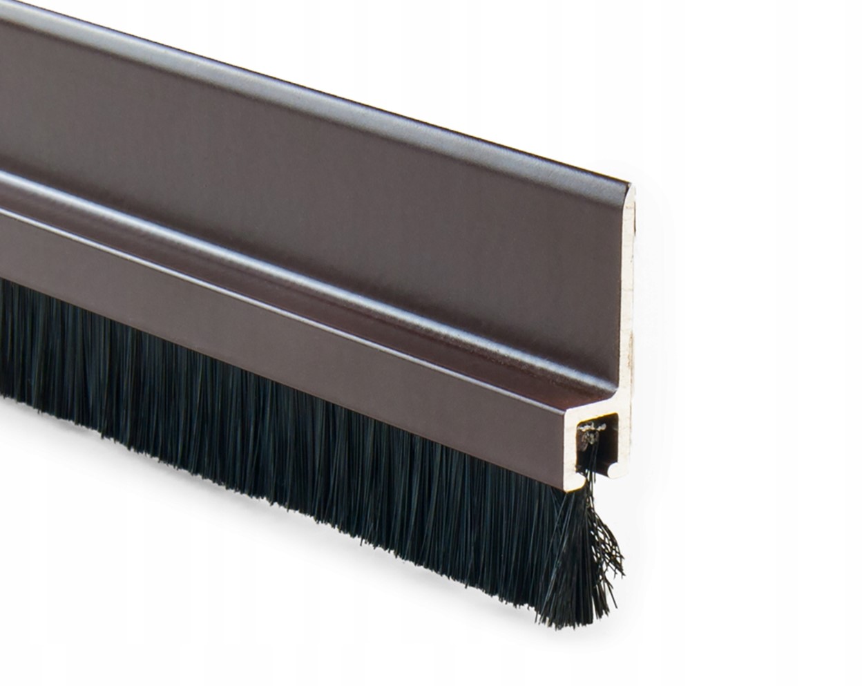 Tesniaca lišta pod dvere s kefou proti hluku a prievanu